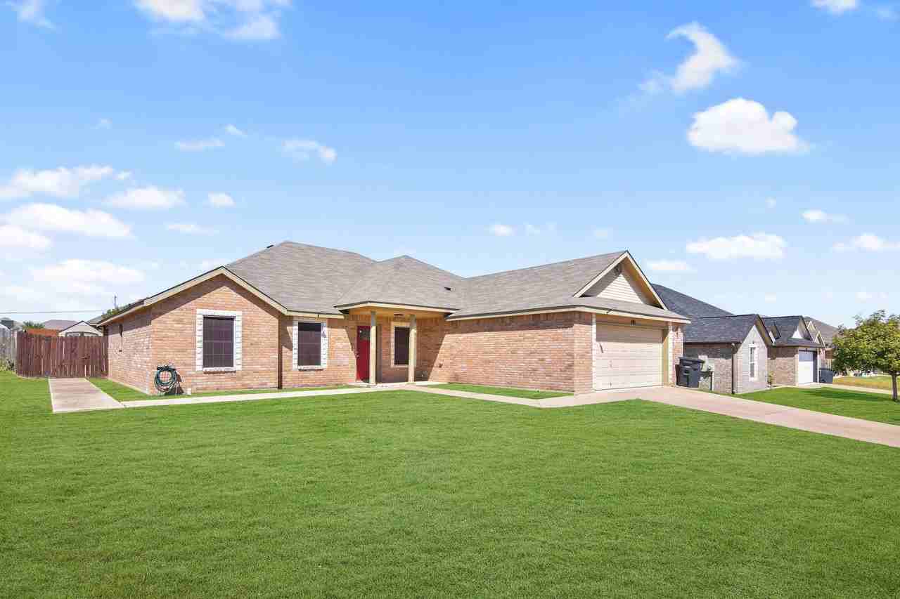 401 Dixon Dr - Photo 3 of 28