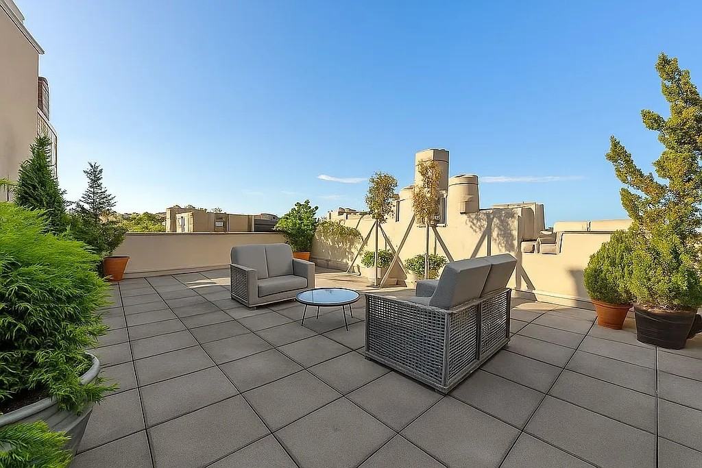 220 W 148th St - Photo 2 of 6