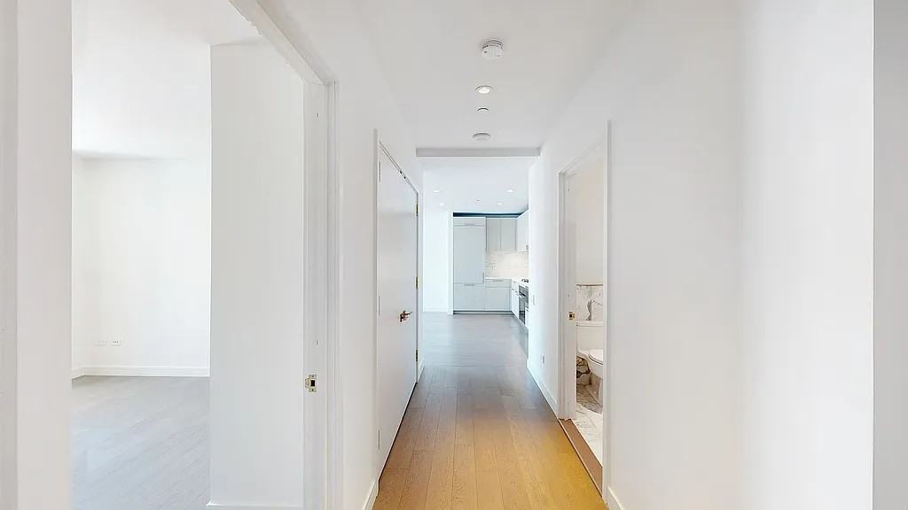 305 E 51st St - Photo 6 of 8