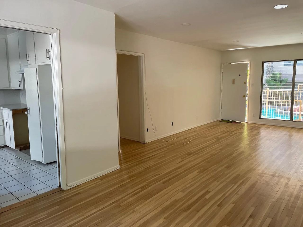 4221 Longridge Ave #5 - Photo 2 of 8