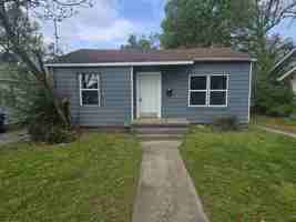 featured image of 1819 Moss St