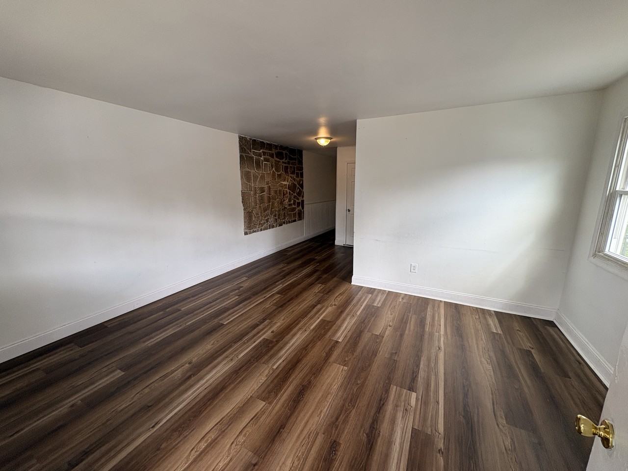 635 E Chestnut St - Photo 2 of 15