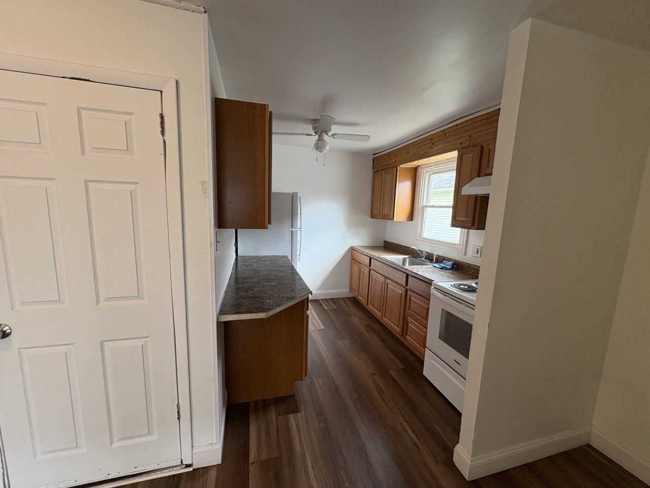 635 E Chestnut St - Photo 7 of 15