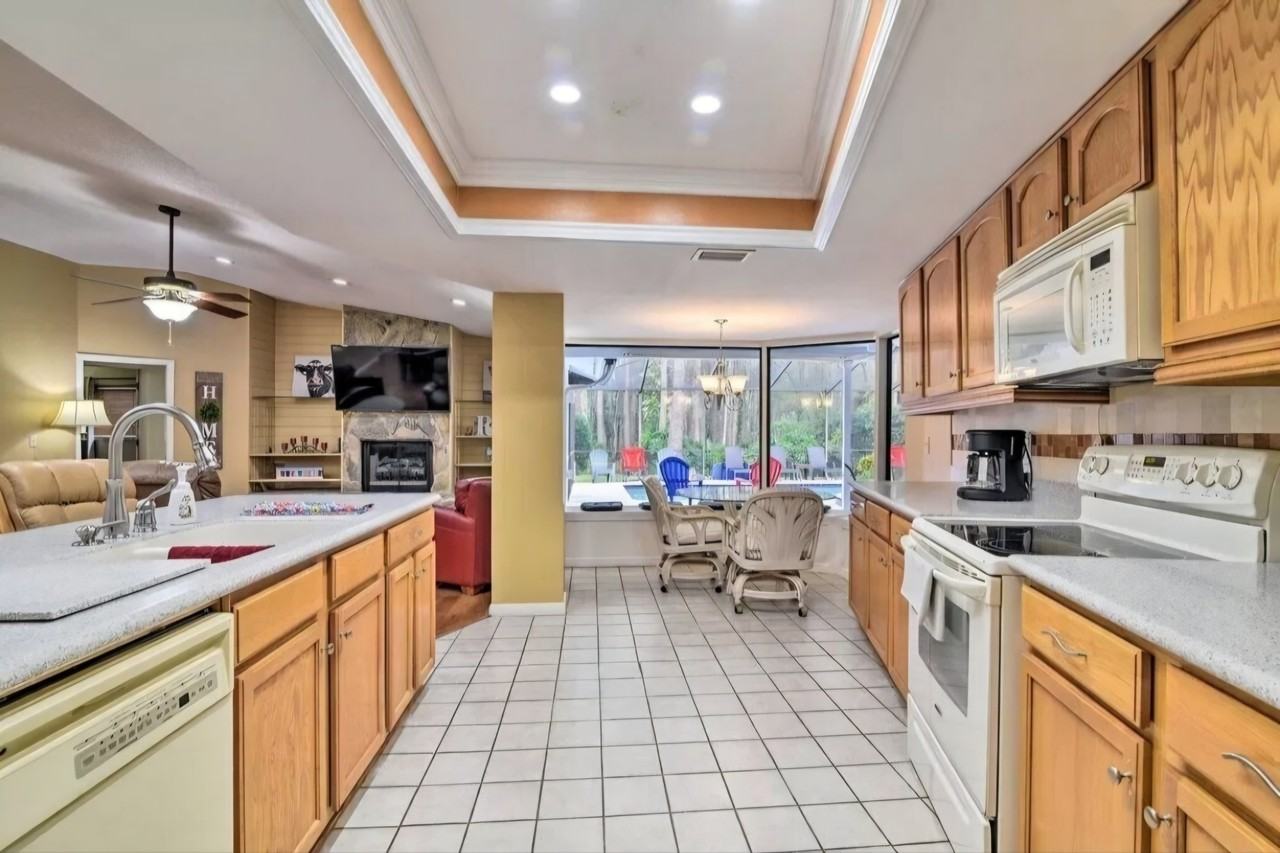 6204 Tanager Pl - Photo 2 of 20