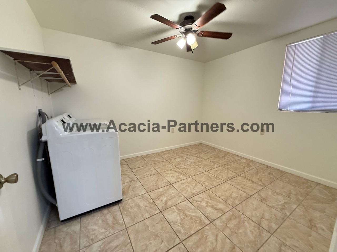 2123 S Rosemont Ave - Photo 5 of 30