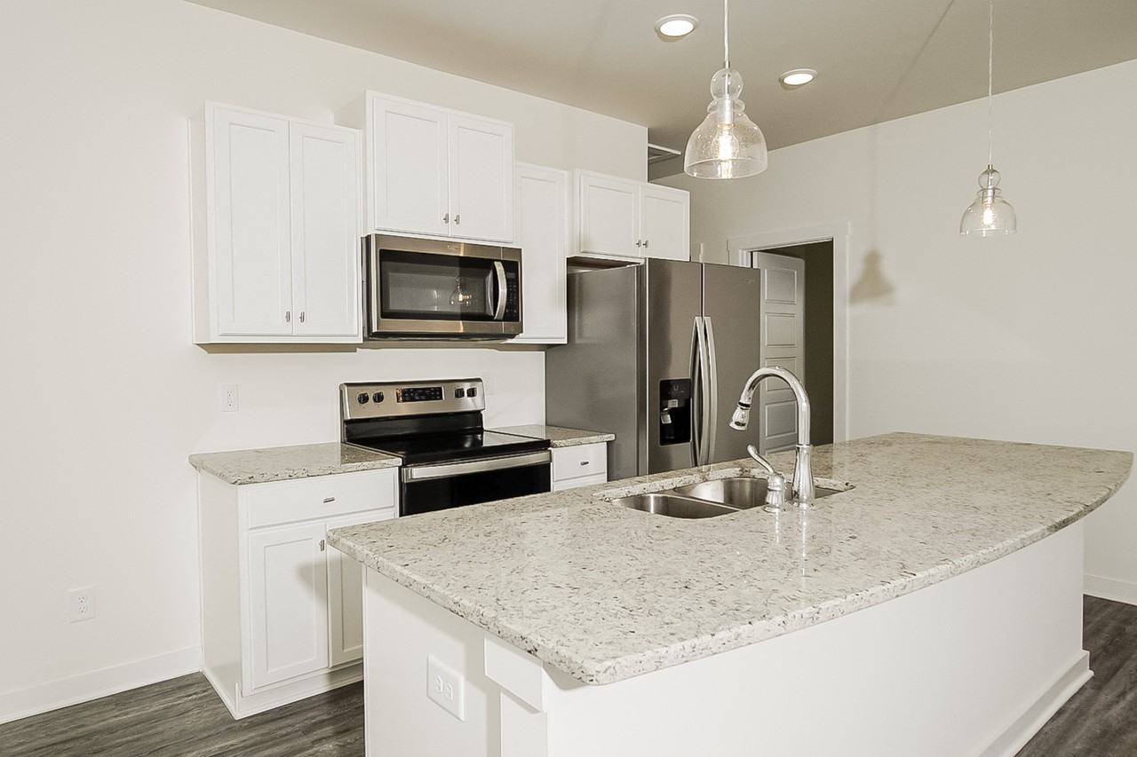 26219 Beech Grove Ln - Photo 2 of 15