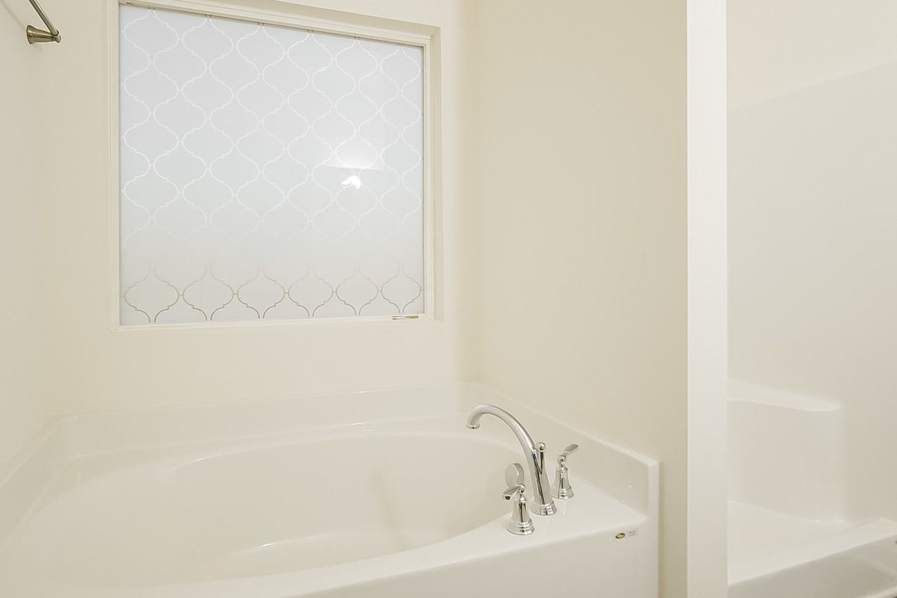 26219 Beech Grove Ln - Photo 4 of 15