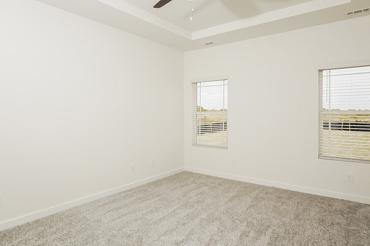 26219 Beech Grove Ln - Photo 7 of 15