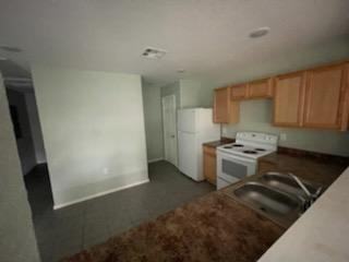 1106 S Columbia Dr #NA - Photo 3 of 10