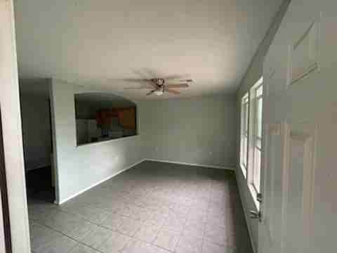 1106 S Columbia Dr #NA - Photo 7 of 10