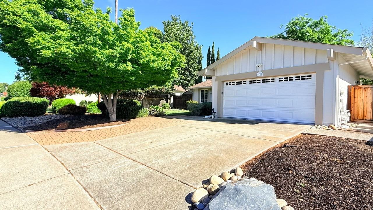 9668 Ashby Way - Photo 2 of 42