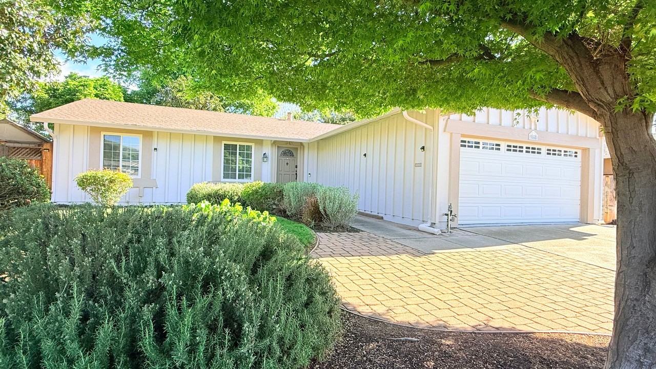 9668 Ashby Way - Photo 4 of 42