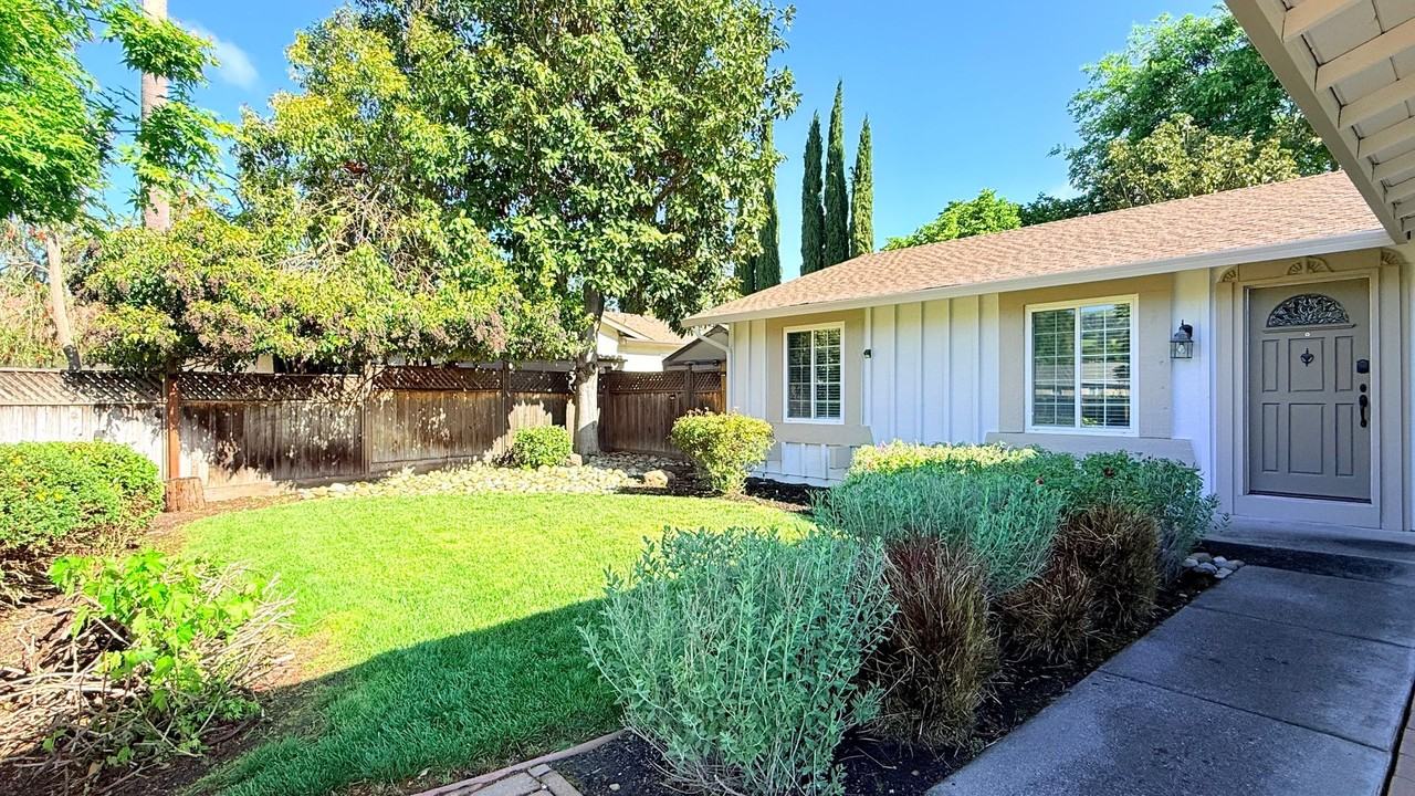 9668 Ashby Way - Photo 5 of 42