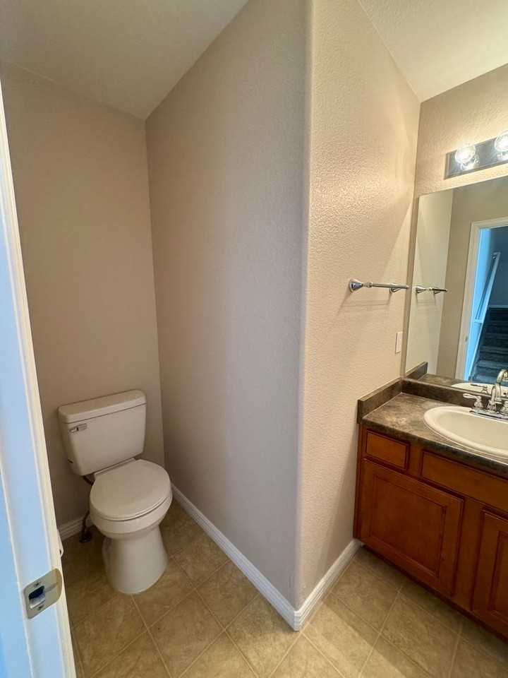 1170 Legend Oak Dr - Photo 5 of 27