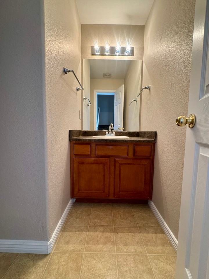 1170 Legend Oak Dr - Photo 6 of 27