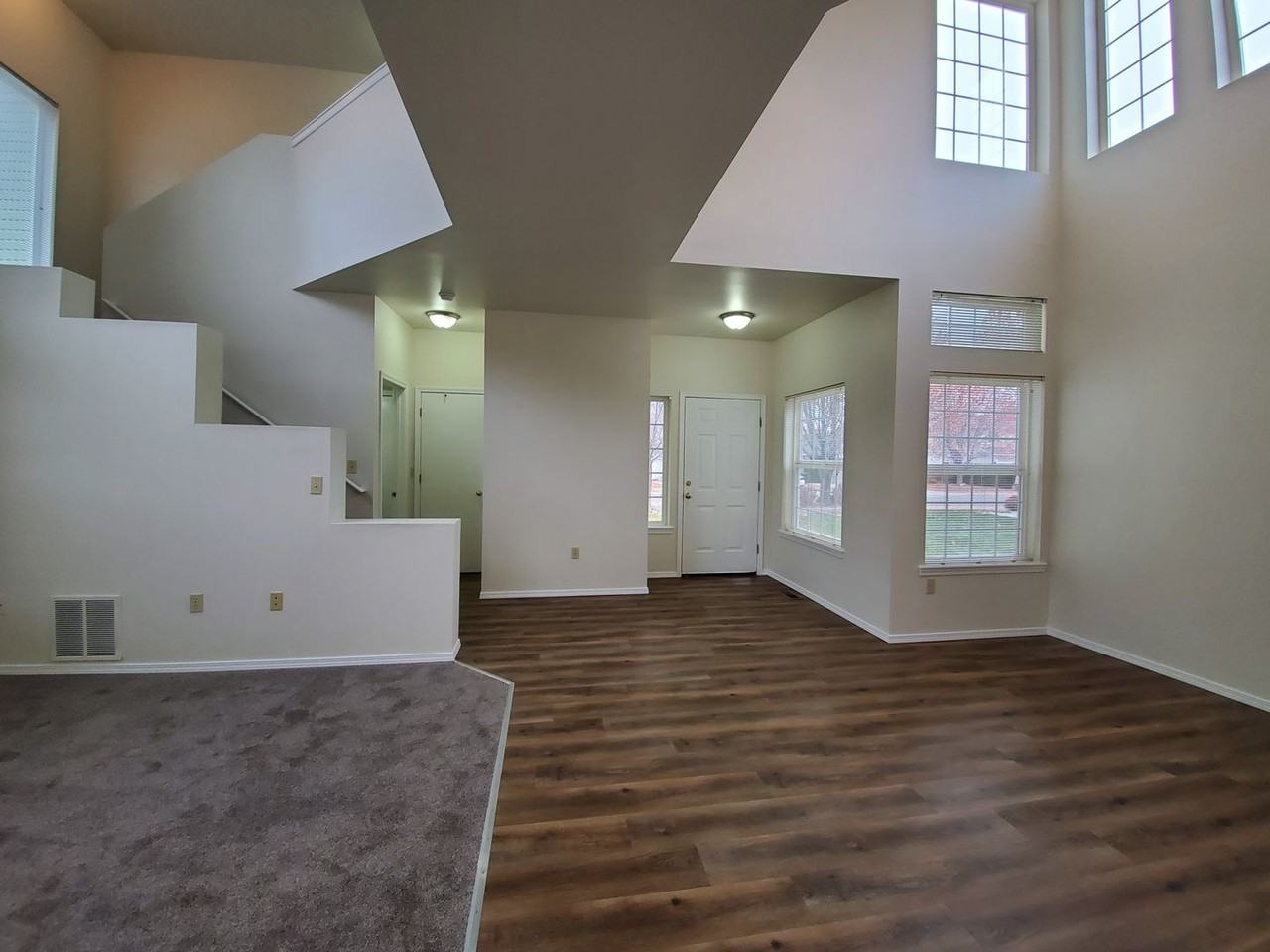 1611 Lamb Ave - Photo 4 of 31