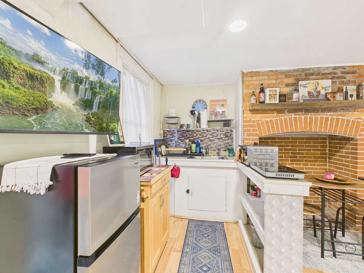 260 North St - Photo 2 of 13