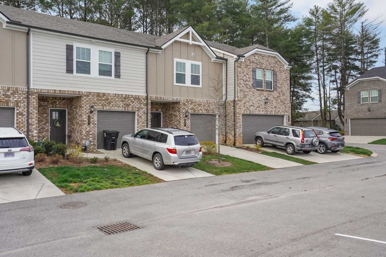 326 Seaton Way - Photo 4 of 27