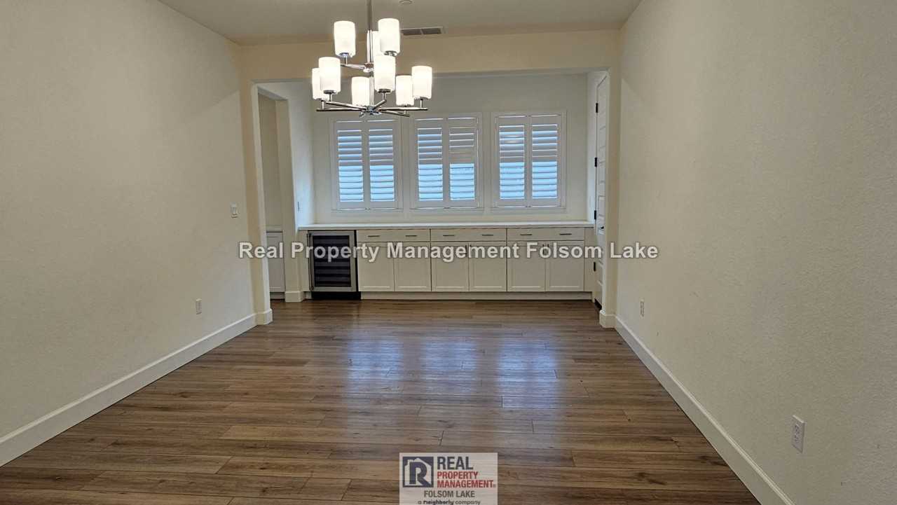 3376 Loggerhead Cir - Photo 4 of 37