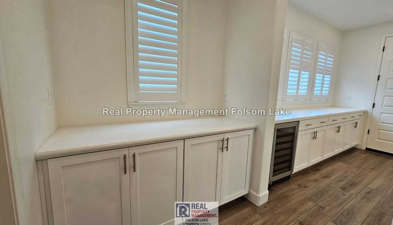 3376 Loggerhead Cir - Photo 5 of 37