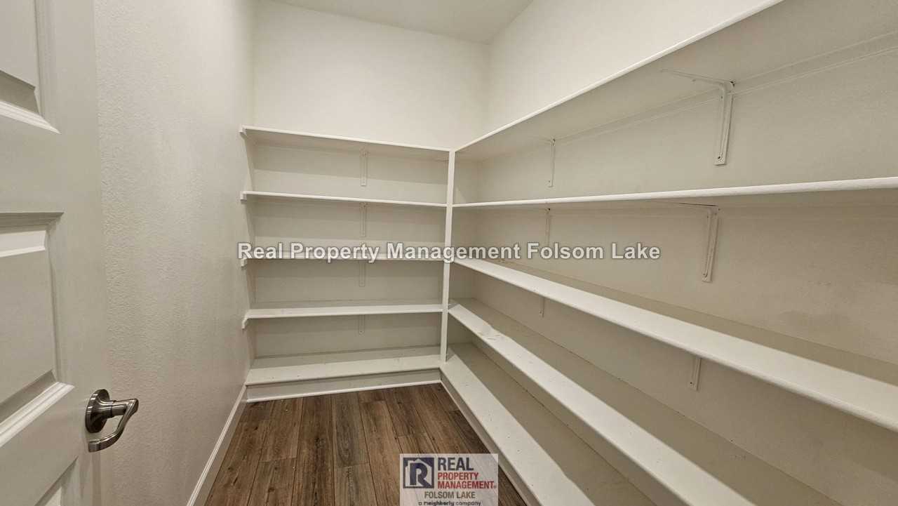 3376 Loggerhead Cir - Photo 7 of 37