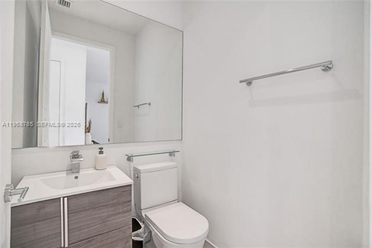 650 Ne 193rd Ter #650 - Photo 7 of 14