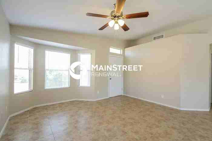 1919 W Calle Guadalajara - Photo 3 of 16