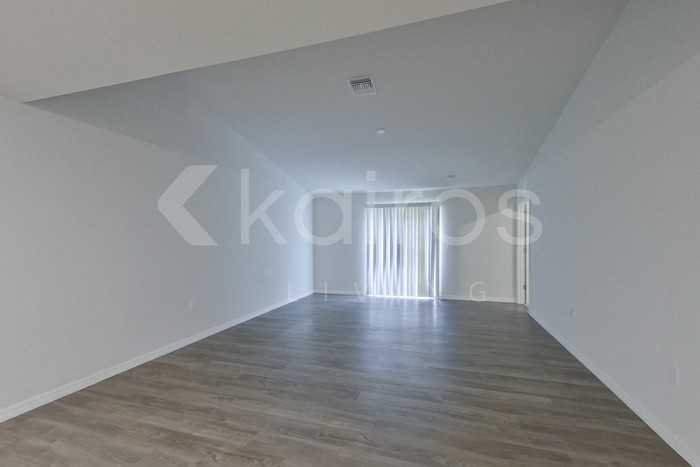 9107 Aegean Cir - Photo 4 of 24