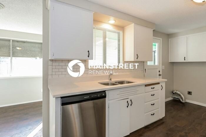 2702 S 54th St - Photo 7 of 16