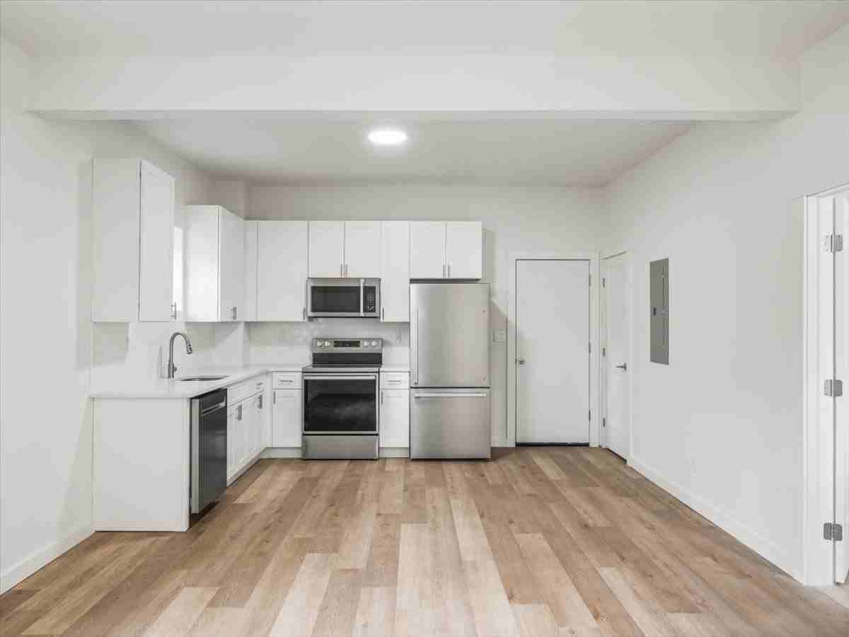 3514 Butler St #2 - Photo 4 of 19