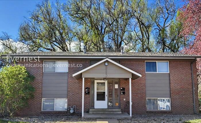 1305 Burton Ct - Photo 3 of 36