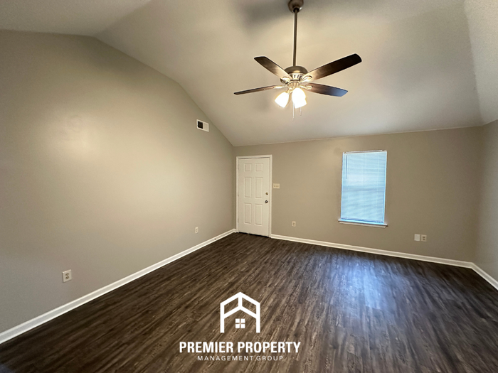 6912 Pleasantwood Rd - Photo 2 of 25