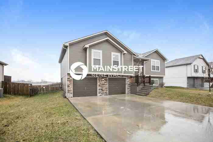 308 Golfview Dr - Photo 4 of 17