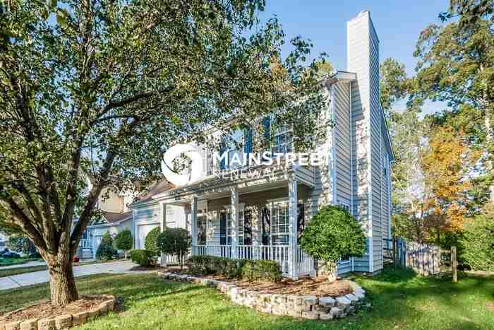 8293 Chatham Oaks Dr - Photo 4 of 17