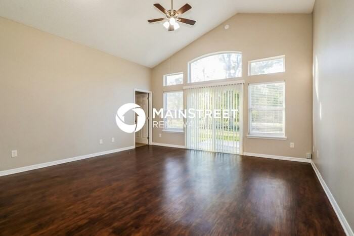 7650 Dover Cliff Dr S - Photo 5 of 16