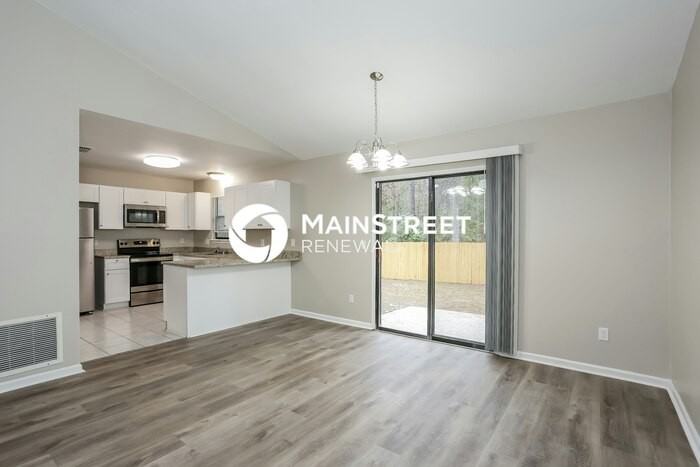 1541 Kingfisher Ln N - Photo 5 of 16