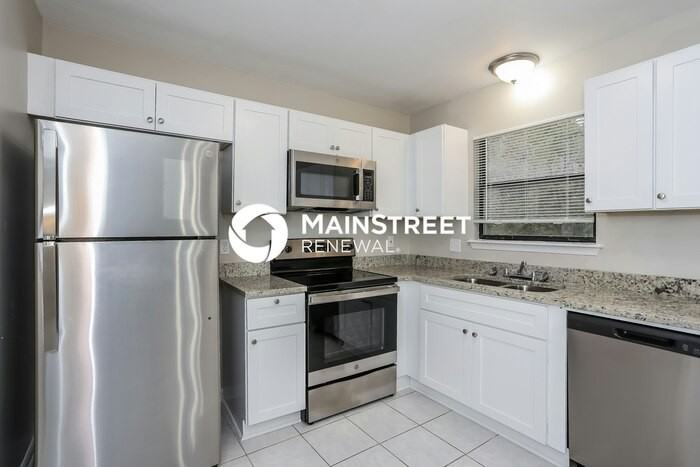 1541 Kingfisher Ln N - Photo 7 of 16