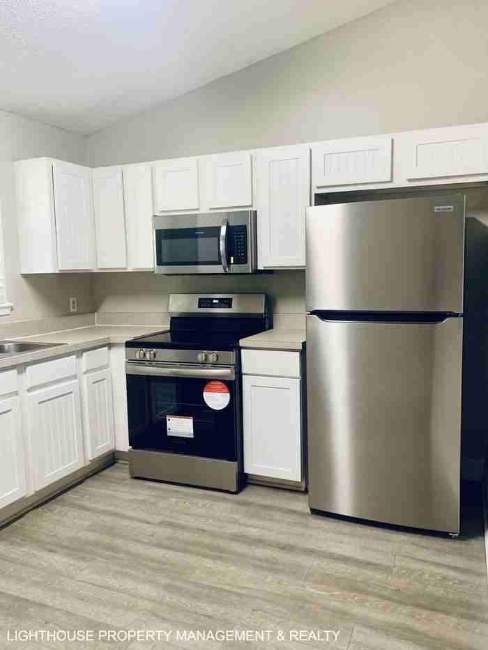 5861 105th St - Photo 7 of 22