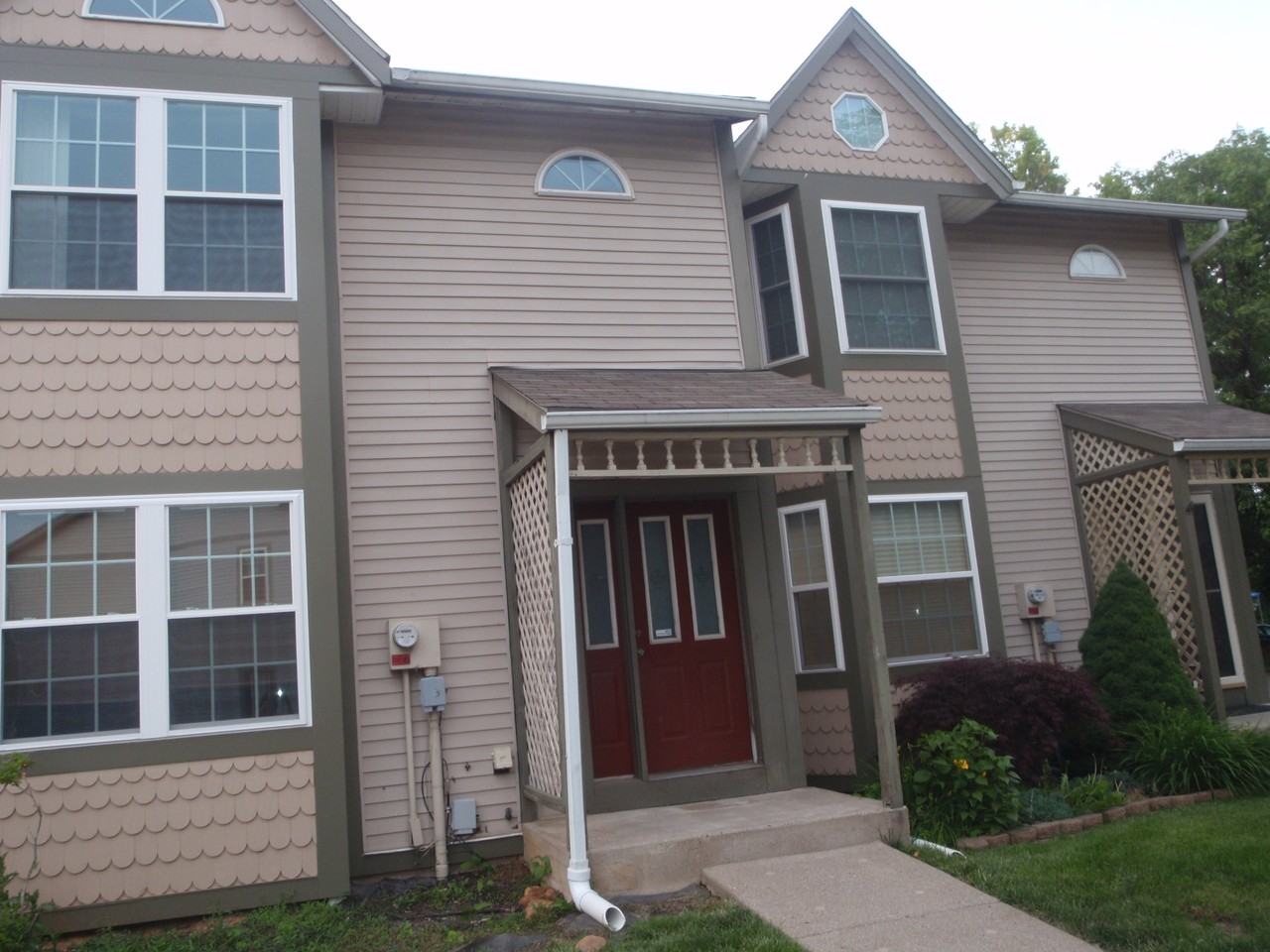 109 Quaker Dr - Photo 2 of 15