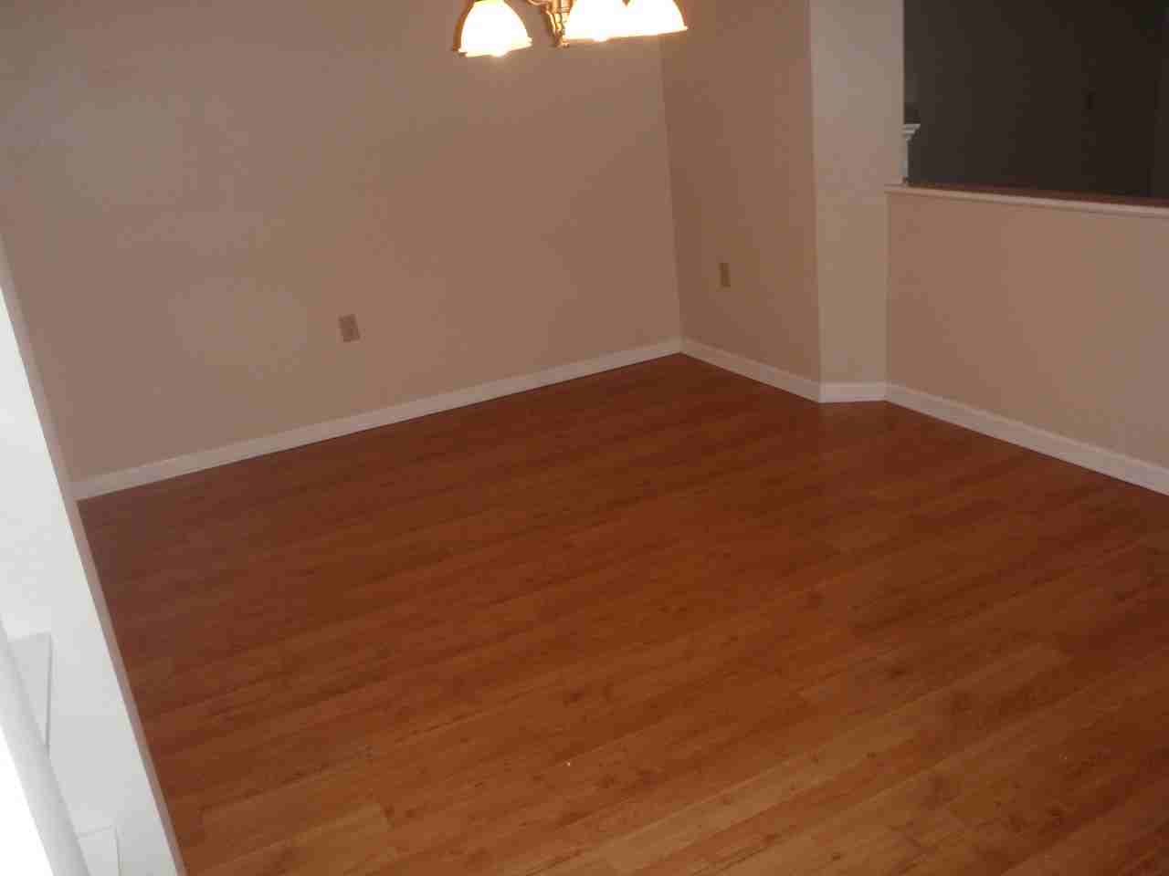 109 Quaker Dr - Photo 4 of 15