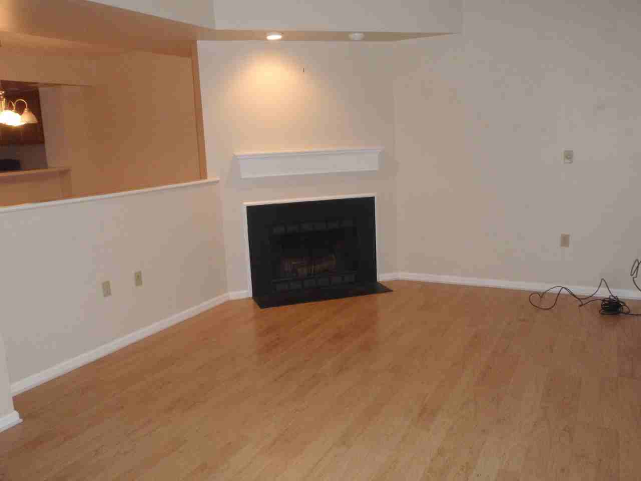 109 Quaker Dr - Photo 5 of 15