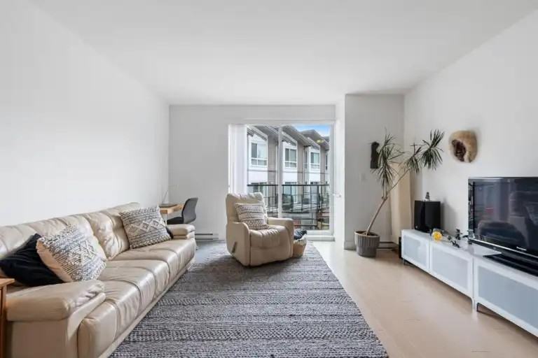 909 Clarke Rd #13 - Photo 4 of 7