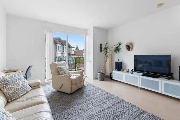 909 Clarke Rd #13 - Photo 5 of 7