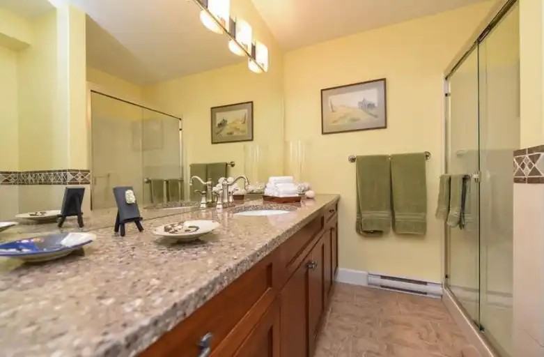 199 31st St #108 - Photo 5 of 8