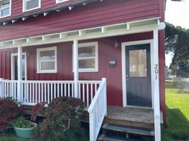 featured image of 201 16th St Ne