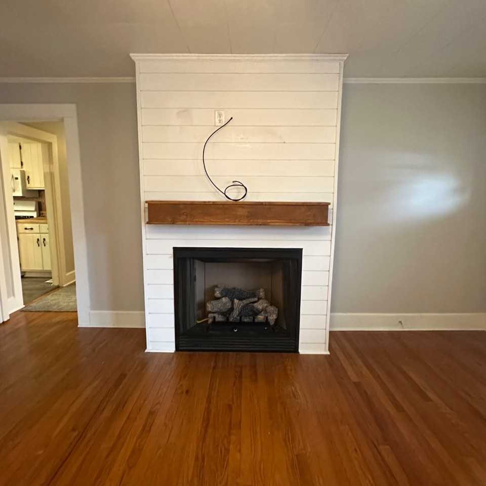 271 E 3rd Ave - Photo 4 of 20