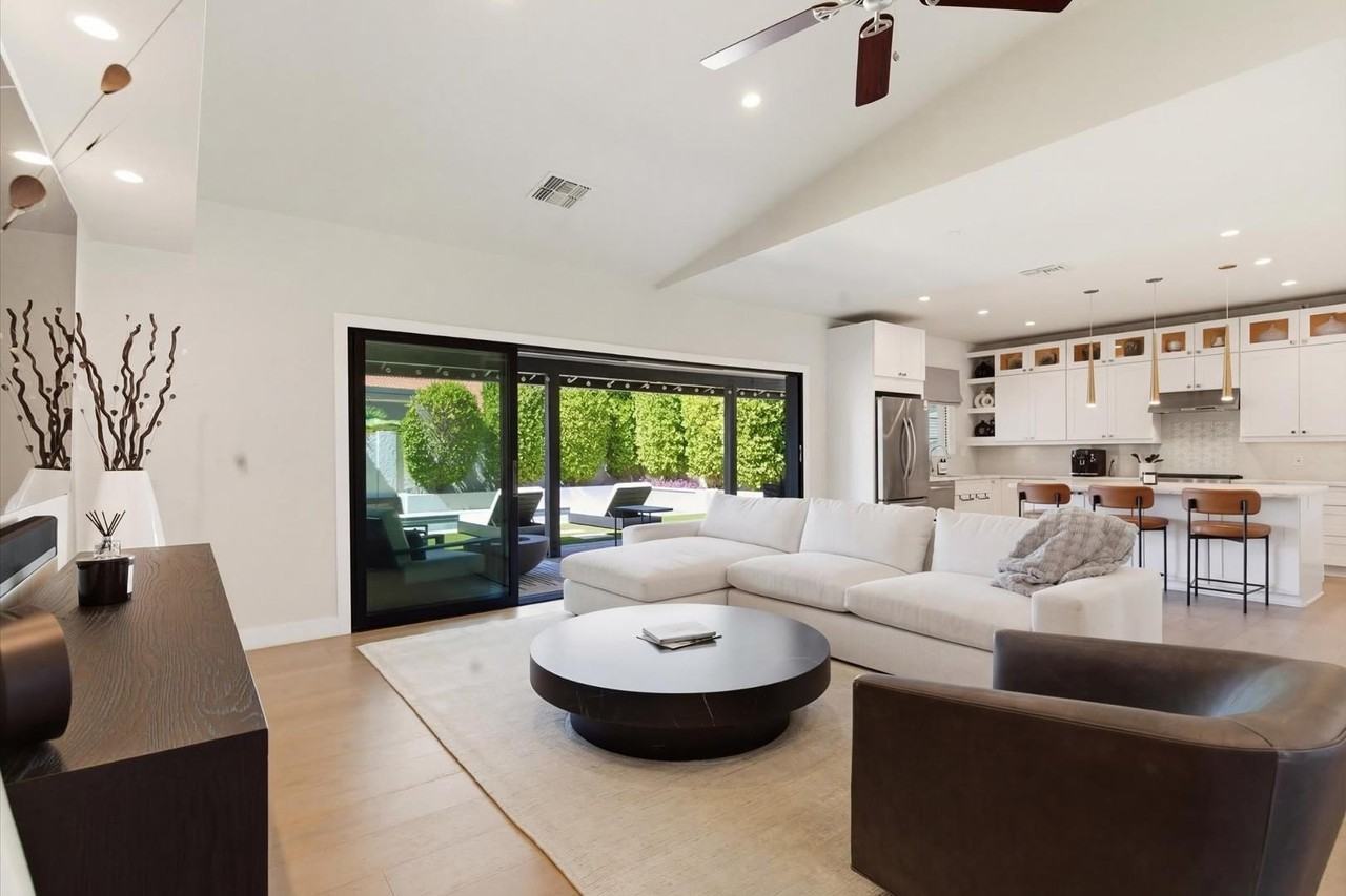 8372 E San Salvador Dr - Photo 2 of 35