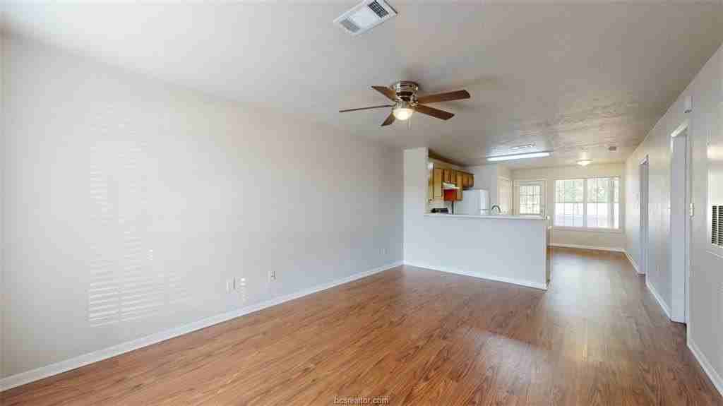 1513 Hollowhill Dr Apt B - Photo 2 of 25