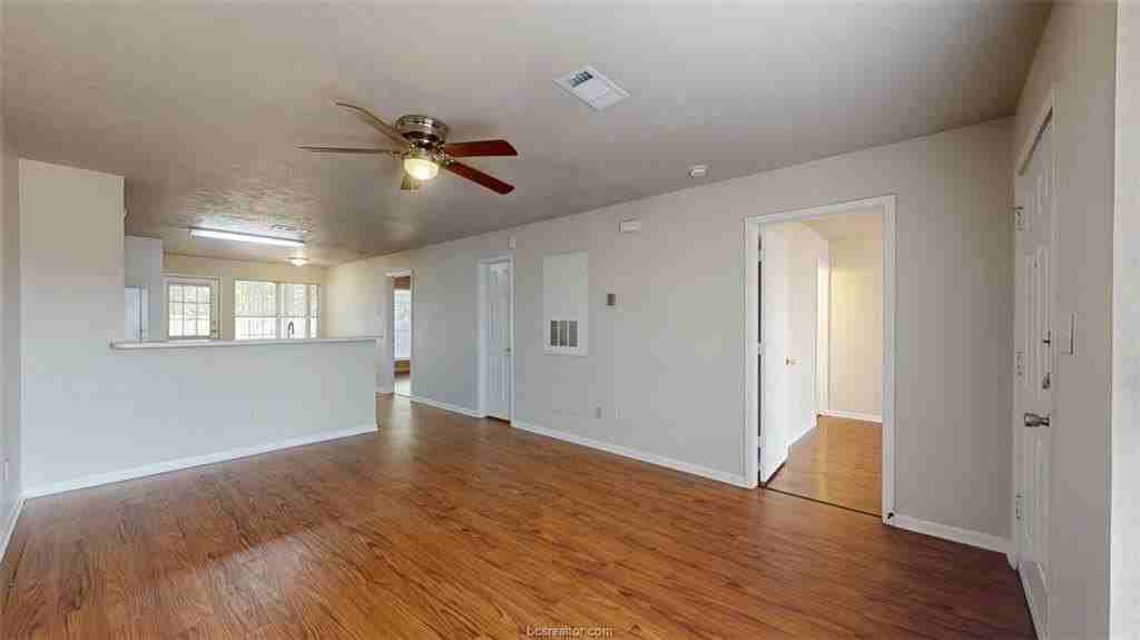 1513 Hollowhill Dr Apt B - Photo 3 of 25