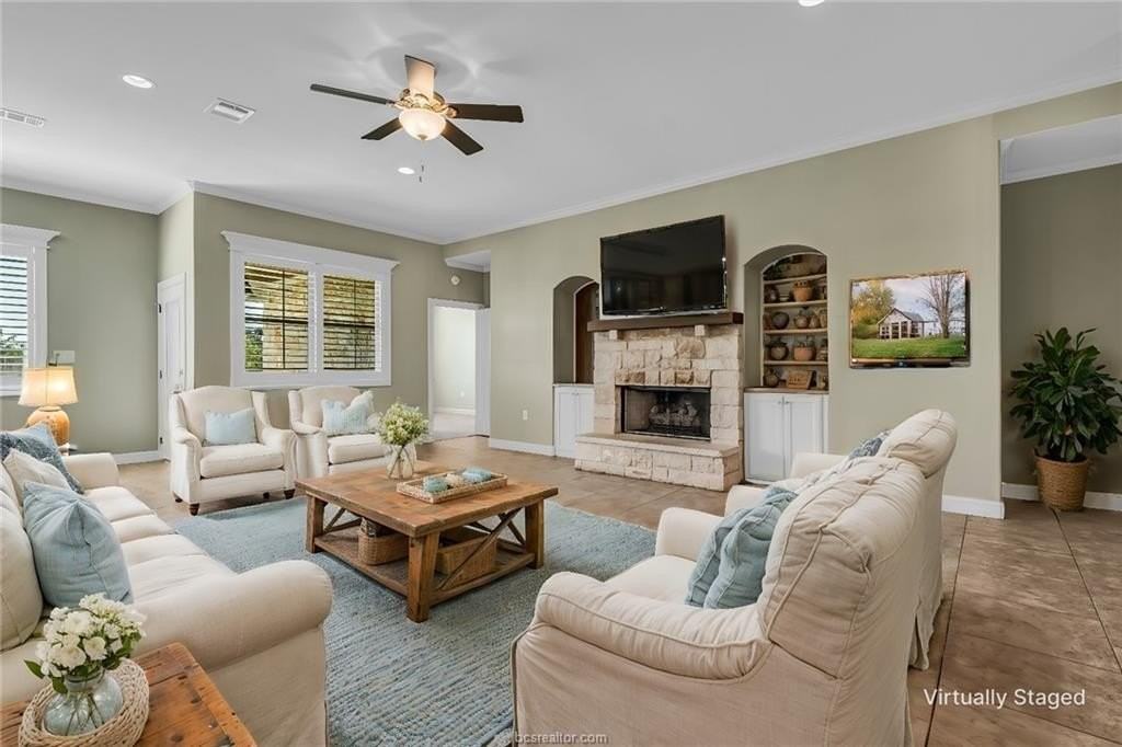 15628 Shady Brook Ln - Photo 3 of 35